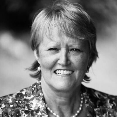 Sue Hill headshot