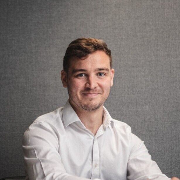 Chris Schonewald headshot